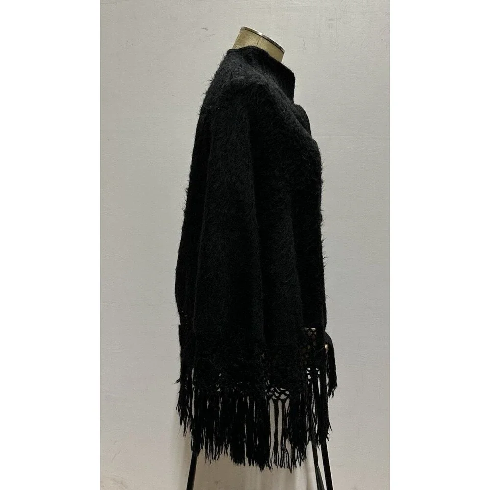 Alpaca Camargo women buttoned poncho one size  black crochet trim and fringes